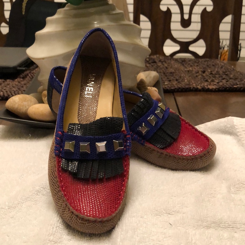 Vaneli multi colored women’s Size 6.5